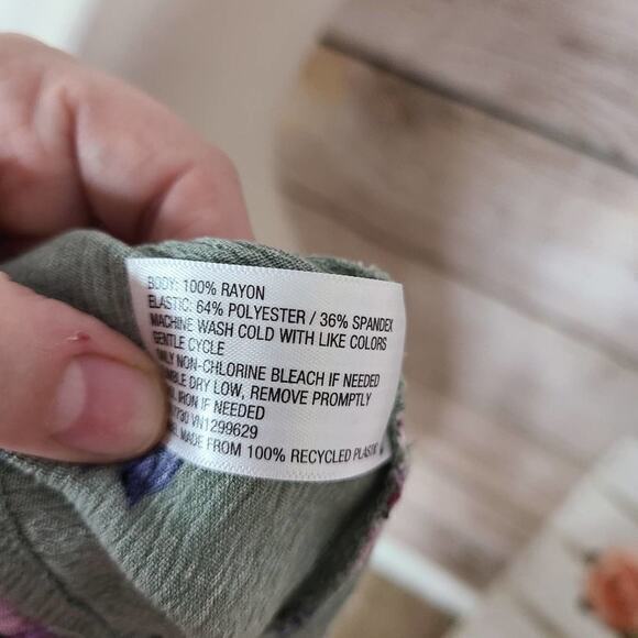 Xhilaration Green Floral Off Shoulder‎ Smock Dress Size Small - Picture 4 of 5